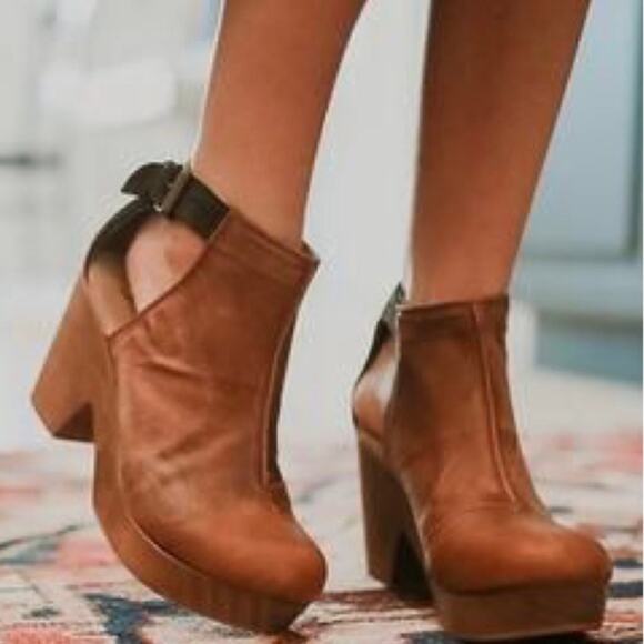 Free People Amber Orchard Clogs Two Tone Brown Leather Boho Classic Size 9.5/ 40 - Picture 3 of 10